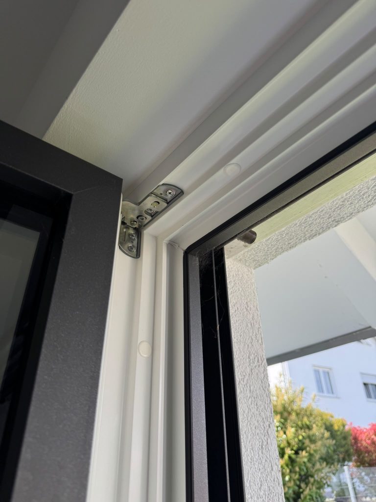 Gereinigter oberer Fensterrahmen
